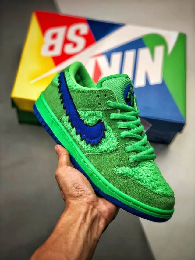 Grateful Dead x Nike SB Dunk Low Green Bear