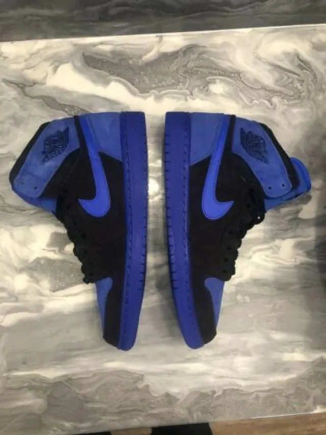 Nike air jordan 1 high custom painted blue void women’s 11/men’s 9.5