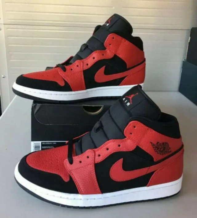 Nike air jordan 1 mid reverse bred