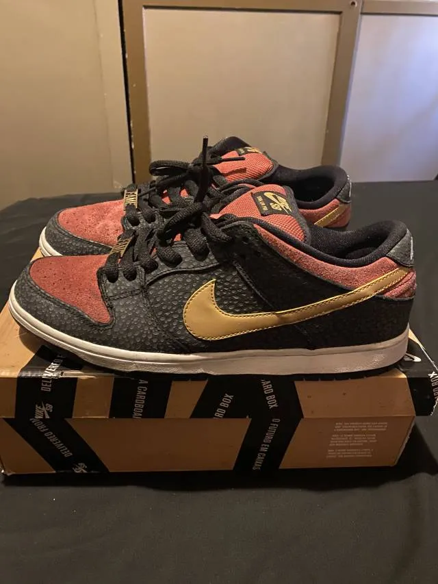 Nike dunk low sb walk of fame