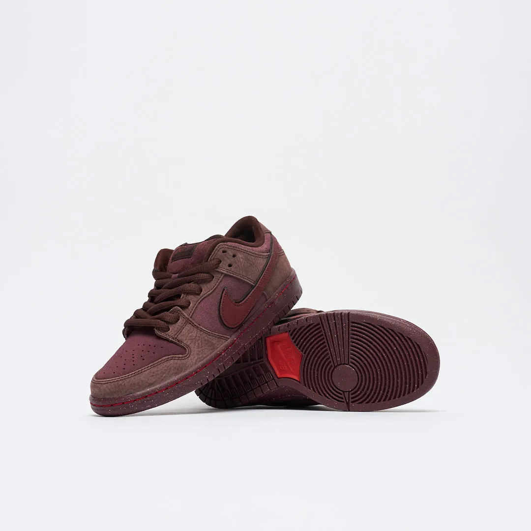 Nike SB - Dunk Low Premium (Burgundy Crush) City Of Love