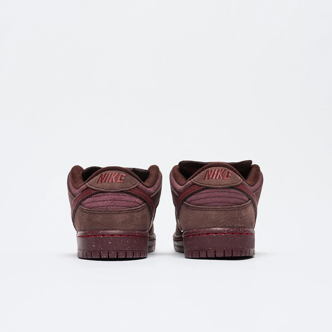 Nike SB - Dunk Low Premium (Burgundy Crush) City Of Love