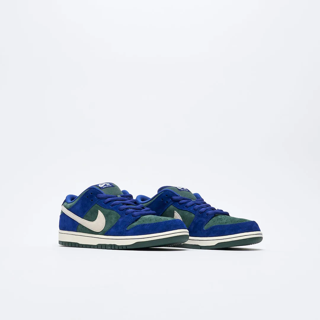 Nike SB - Dunk Low Pro Wildcard (Deep Royal Blue/Sail-Vintage Green)