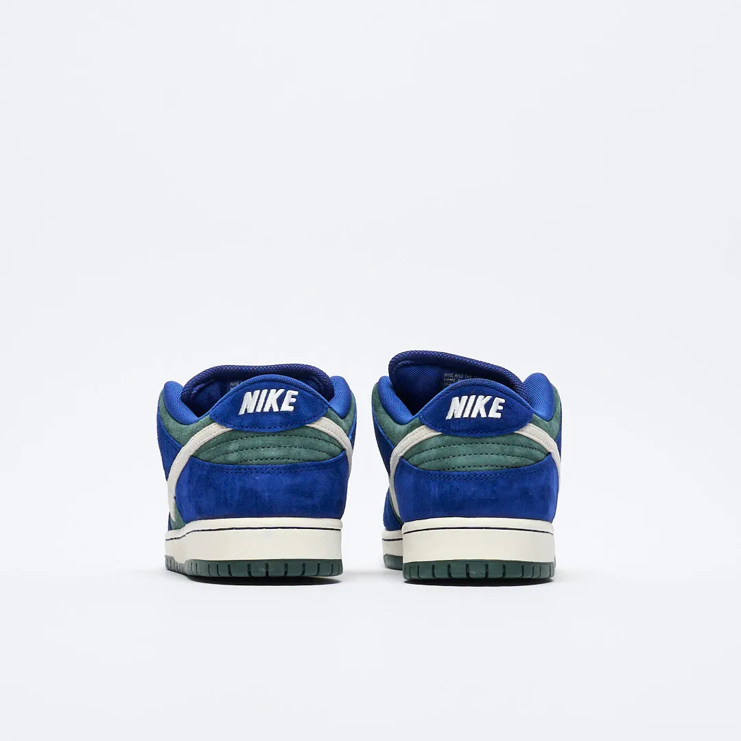 Nike SB - Dunk Low Pro Wildcard (Deep Royal Blue/Sail-Vintage Green)