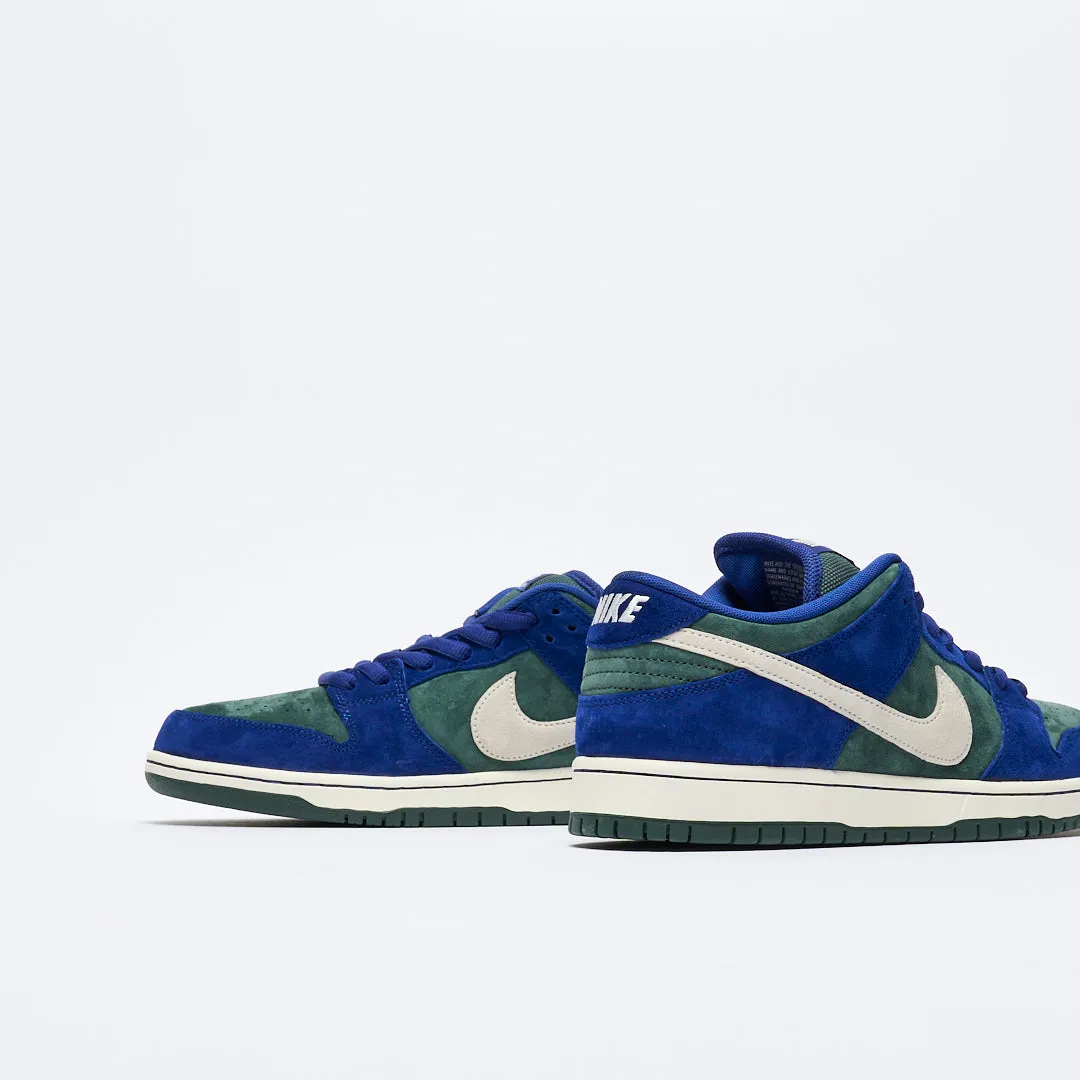 Nike SB - Dunk Low Pro Wildcard (Deep Royal Blue/Sail-Vintage Green)