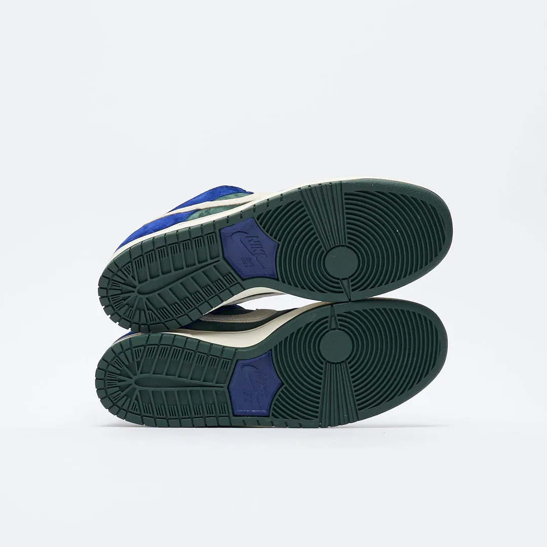 Nike SB - Dunk Low Pro Wildcard (Deep Royal Blue/Sail-Vintage Green)