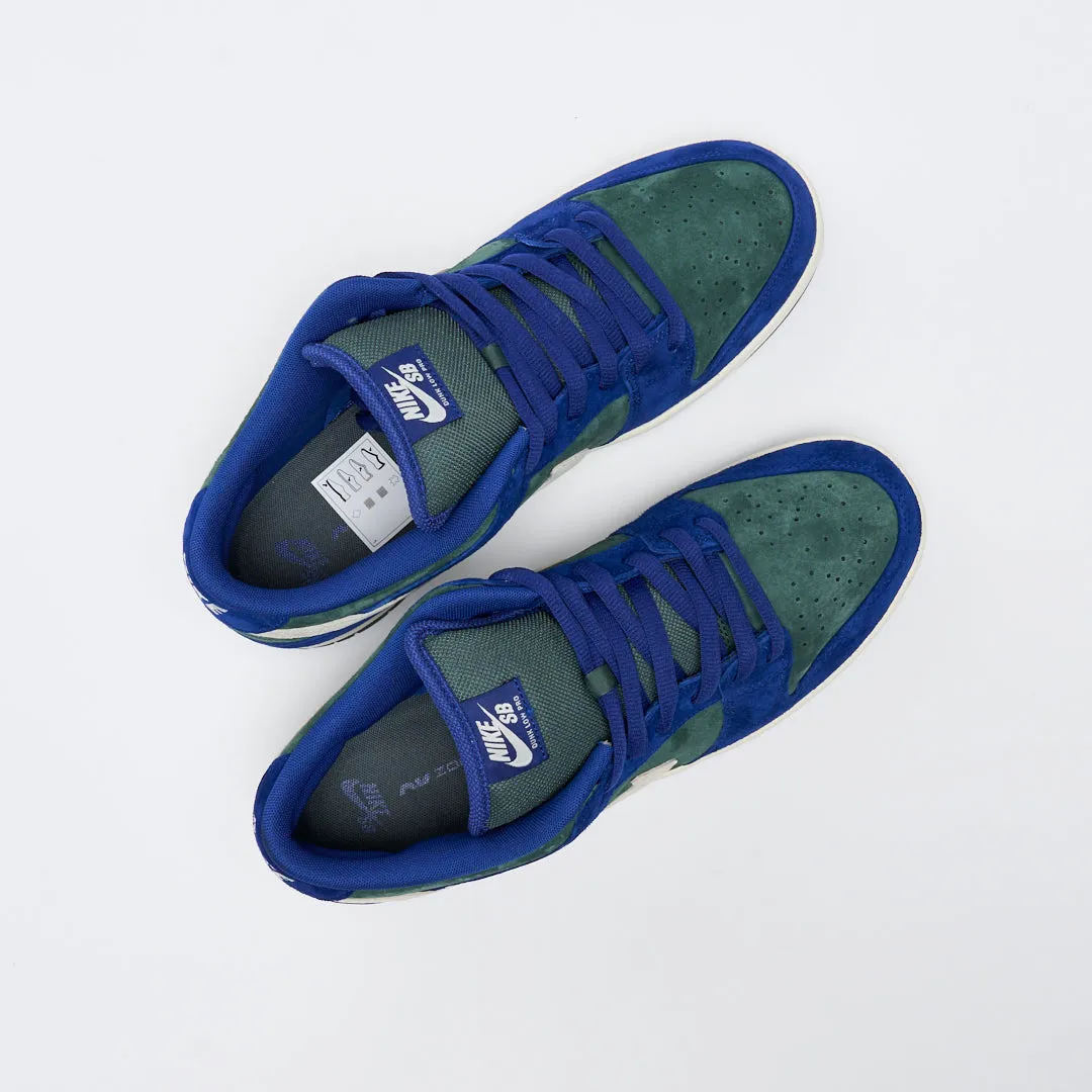 Nike SB - Dunk Low Pro Wildcard (Deep Royal Blue/Sail-Vintage Green)