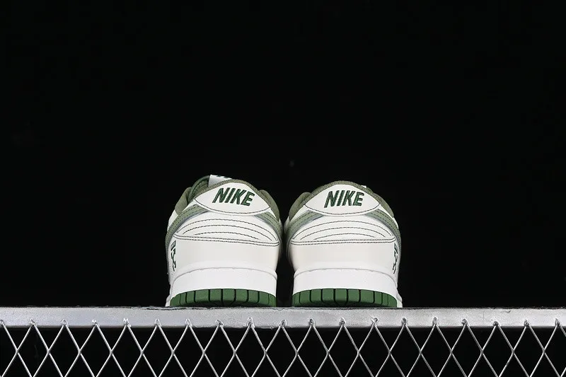 Off-White x Nike SB Dunk Low White Green DJ2024-002