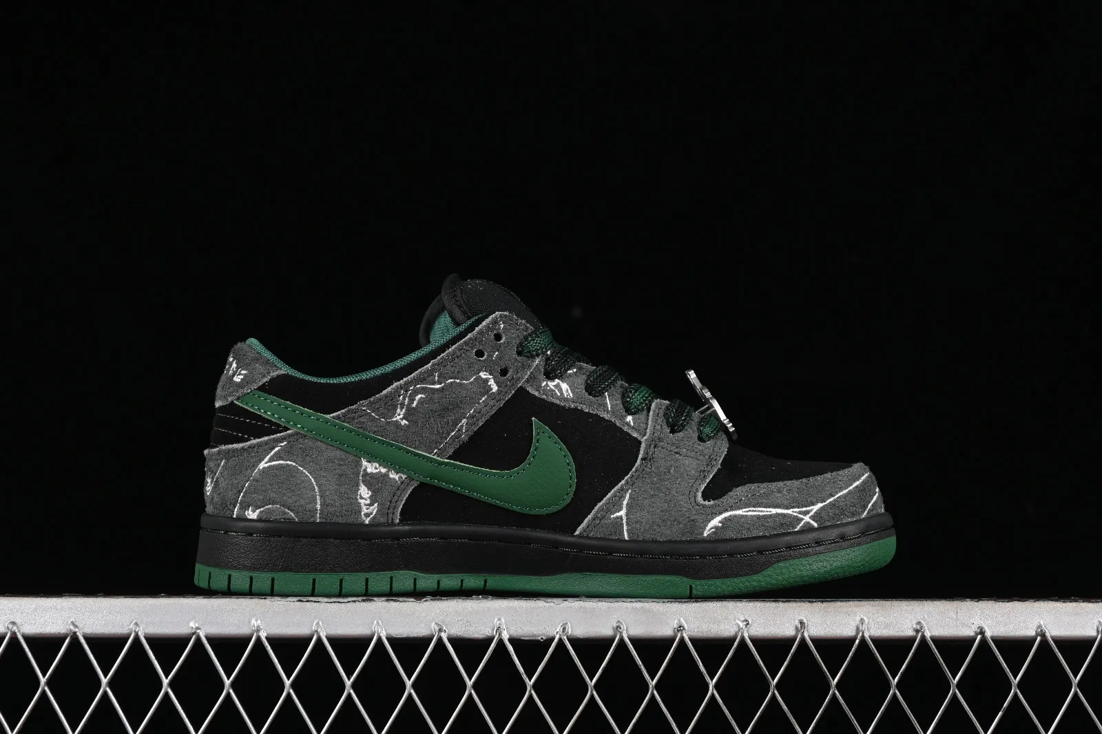 There Skateboards x Nike SB Dunk Low Black Gorge Green White HF7743-001